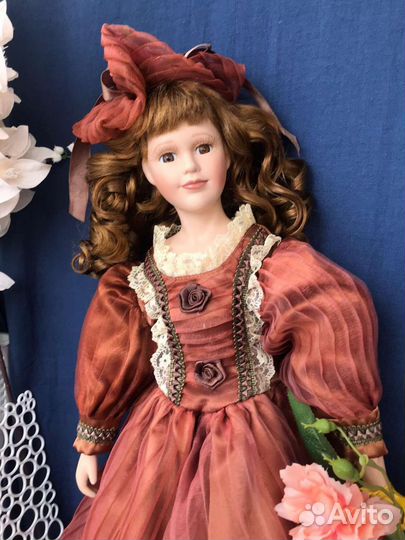 Кукла фарфоровая бюстовая 90е