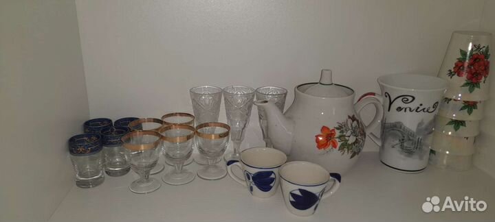 Набор столовой посуды. Много разной