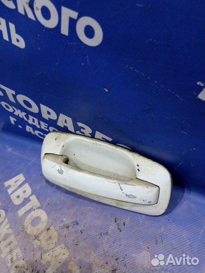 Наружная ручка двери Ваз Лада Приора седан 21126