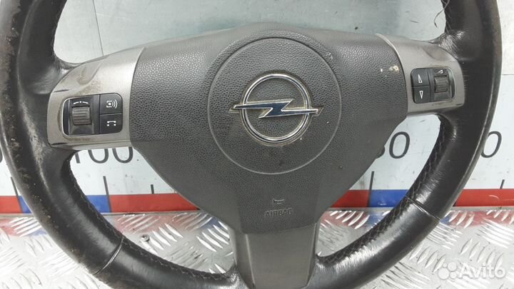 Руль на Opel Zafira B