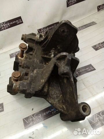 Кронштейн двигателя передний VW VAG