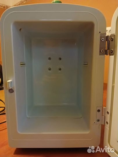 Холодильник для напитков маленький