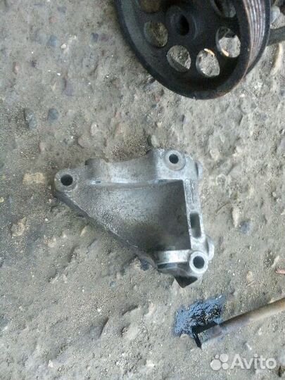 Saab 9-5 кронштейн гура