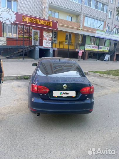 Volkswagen Jetta 1.4 МТ, 2011, битый, 295 000 км