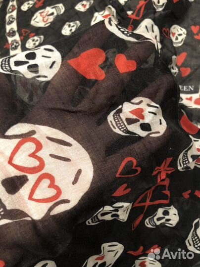 Alexander mcqueen палантин