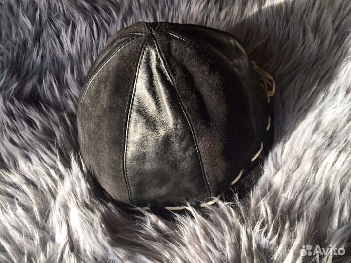 Шапка кожаная с замшей