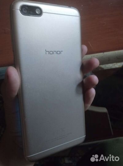 Телефон honor 7а