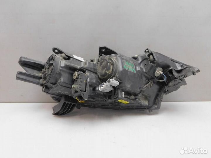 Фара левая Mitsubishi Outlander