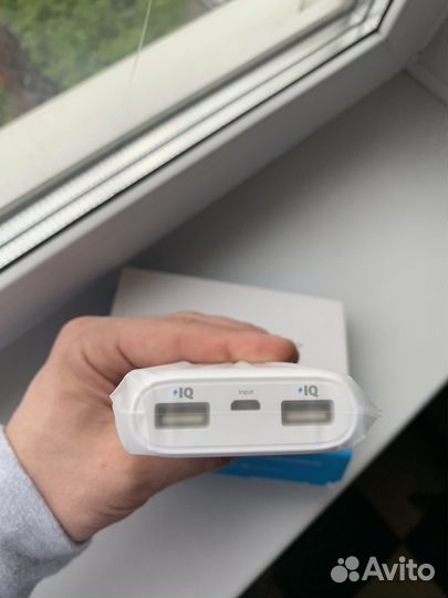 Повербанк Anker PowerCore 15600 и 16000 белый