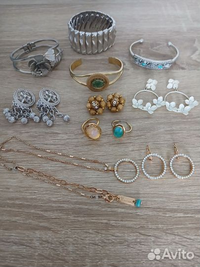 Бусы, колье, кулоны на цепочке, кольца, браслеты