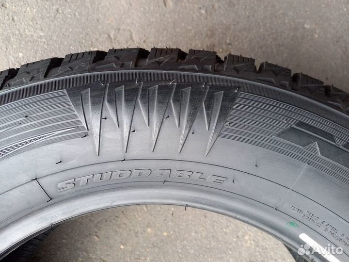 Nitto Therma Spike 225/65 R17 106T