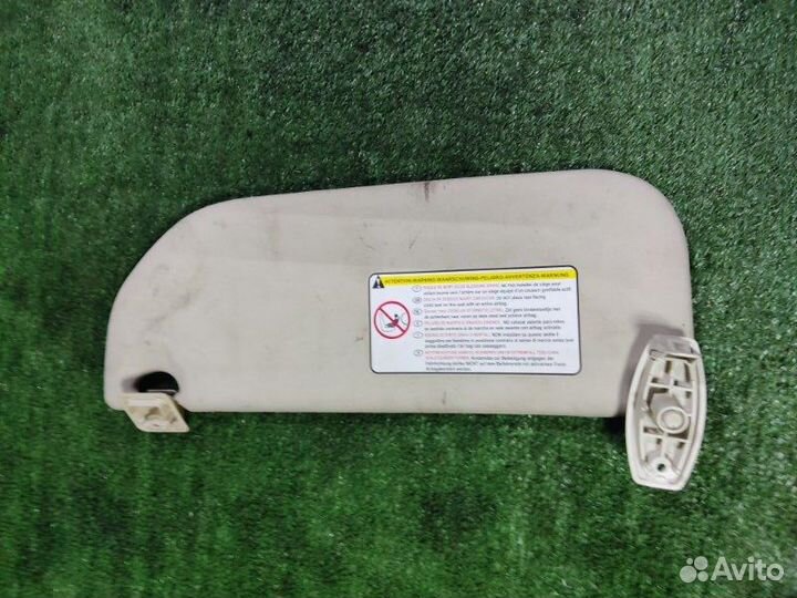 Козырек солнцезащитный правый Citroen C4