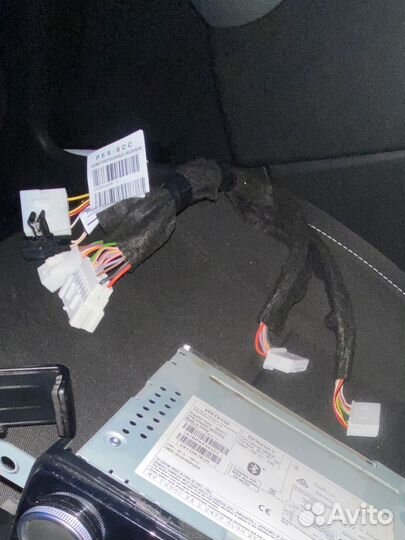 Штатная головное устройство Renault Duster