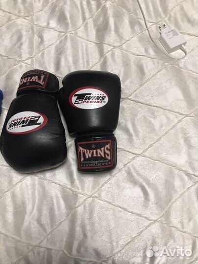 Боксерские перчатки