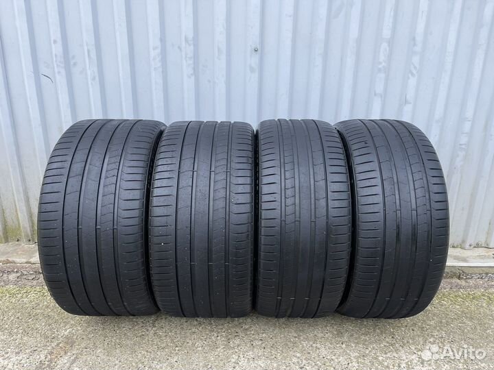 Pirelli P Zero PZ4 275/35 R22 и 315/30 R22