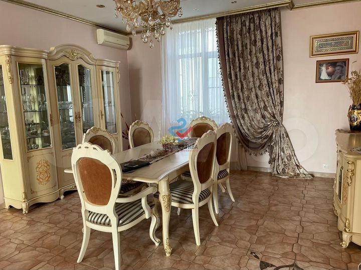 Дом 278 м² на участке 9 сот.