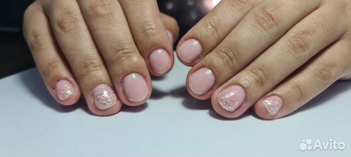 Модель на маникюр