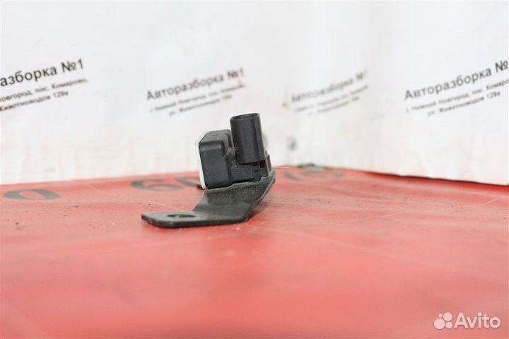 Датчик ускорения правый Mercedes-Benz C-Class W204