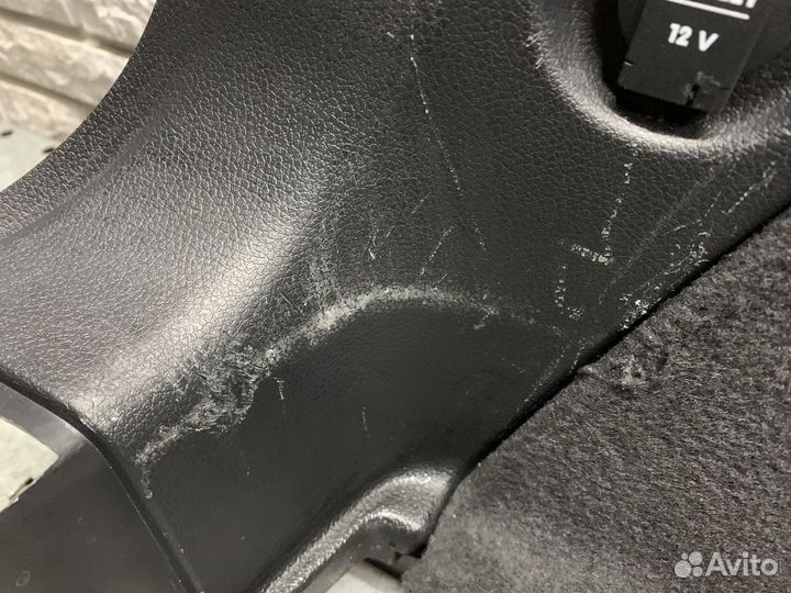 Porsche Macan S Обшивка багажника задняя LH RH