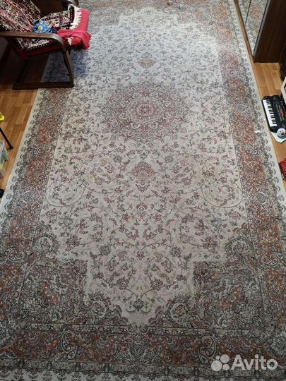 Ковер полушерстяной