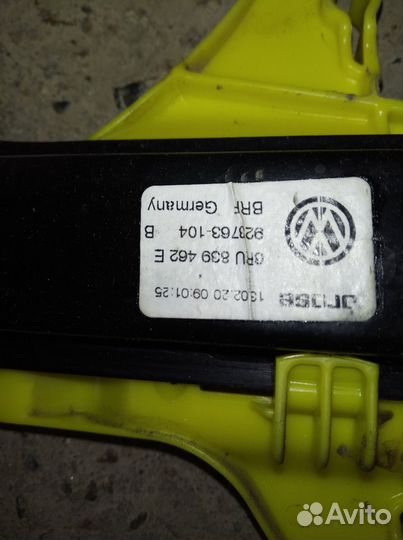 Стеклоподъемник задний правый на Поло седан