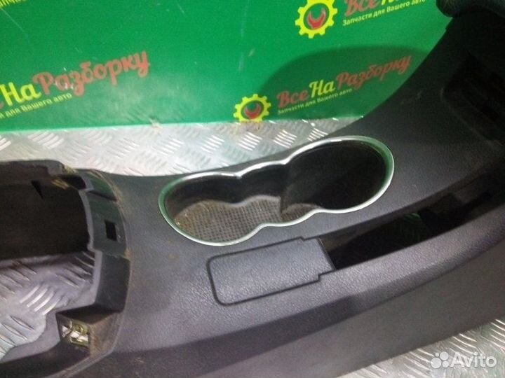Подлокотник Geely Emgrand Ec7 2.0 2015