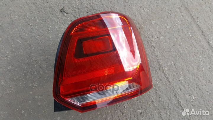 Фонарь задний правый 6RU945096K VAG