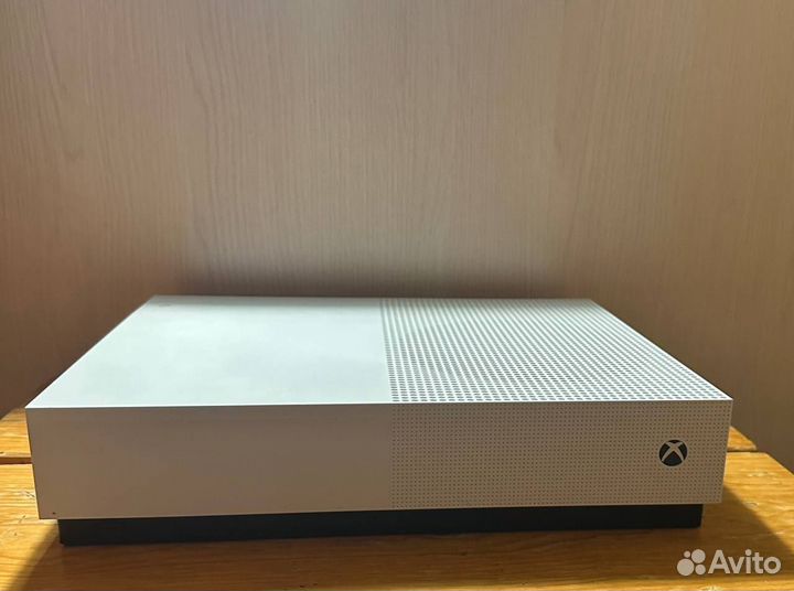 Игровая приставка Xbox One S Digital Edition