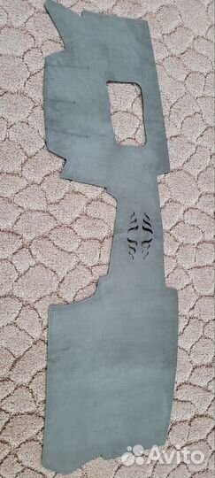 Коврик на панель приборов