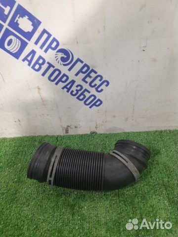 Патрубок воздушного фильтра Volkswagen Passat B6