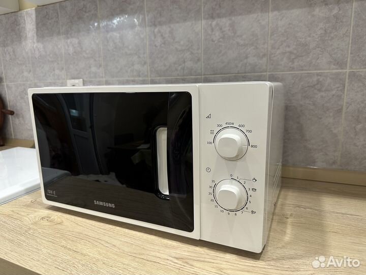 Микроволновая печь Samsung ME81KRW-1/BW белая