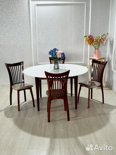 Столы и стулья