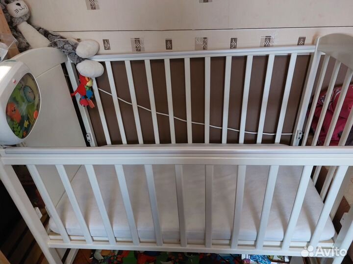Кроватка для новорожденых