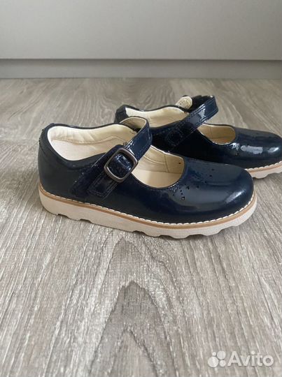 Туфли для девочки 27 размер Clarks