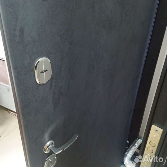 Дверь входная 