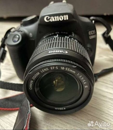 Зеркальный фотоаппарат canon1200