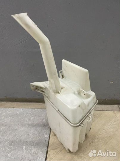 Бачок стеклоомывателя Toyota Avensis T250