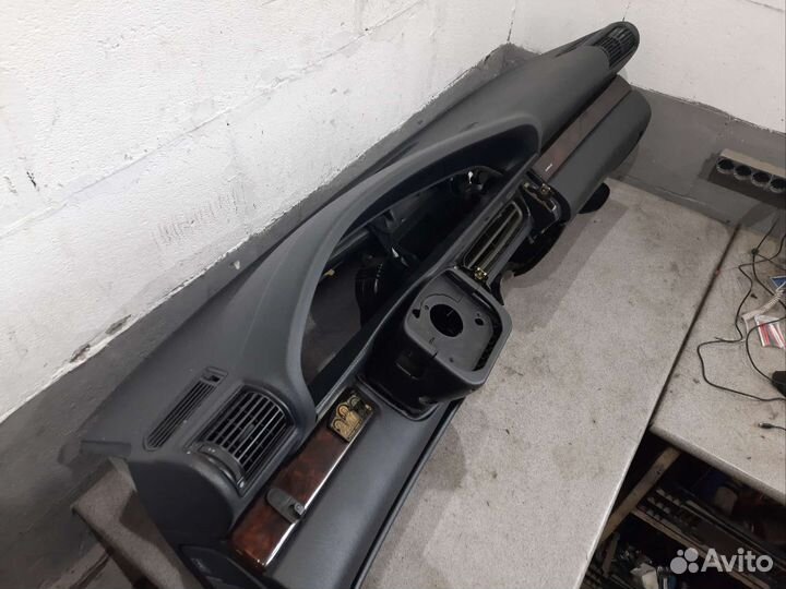 Панель торпедо на Audi 100 a6 c4