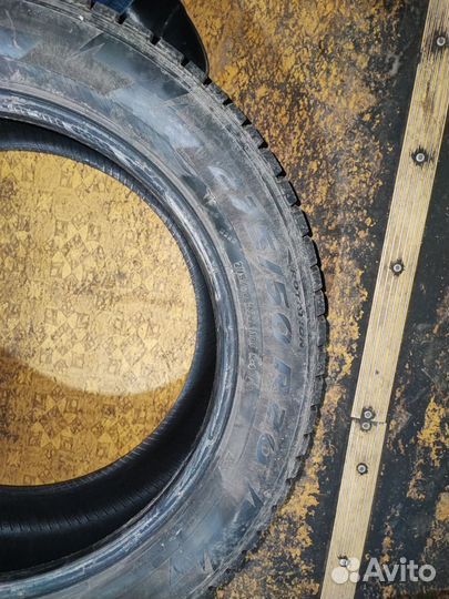 Pirelli Ice Zero 275/50 R20 T