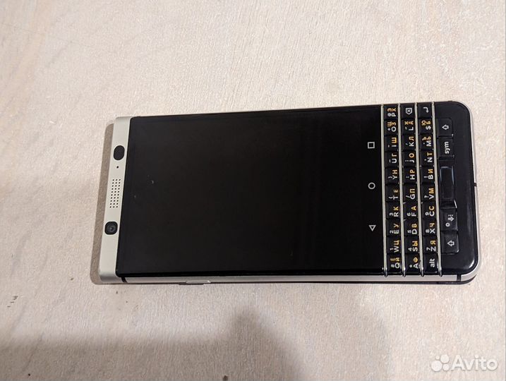 BlackBerry KEYone, 3/32 ГБ