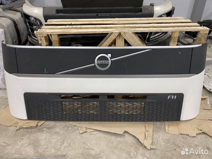 Капот Volvo FH5 84281138