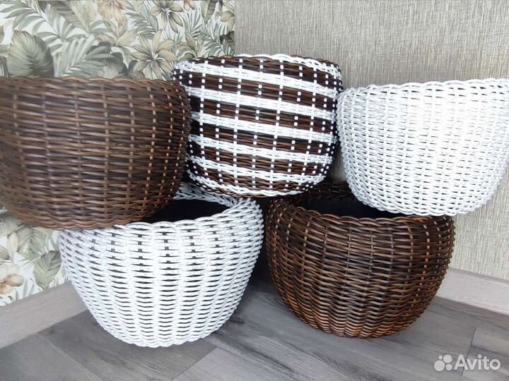 Кашпо для цветов из искусственного ротанга