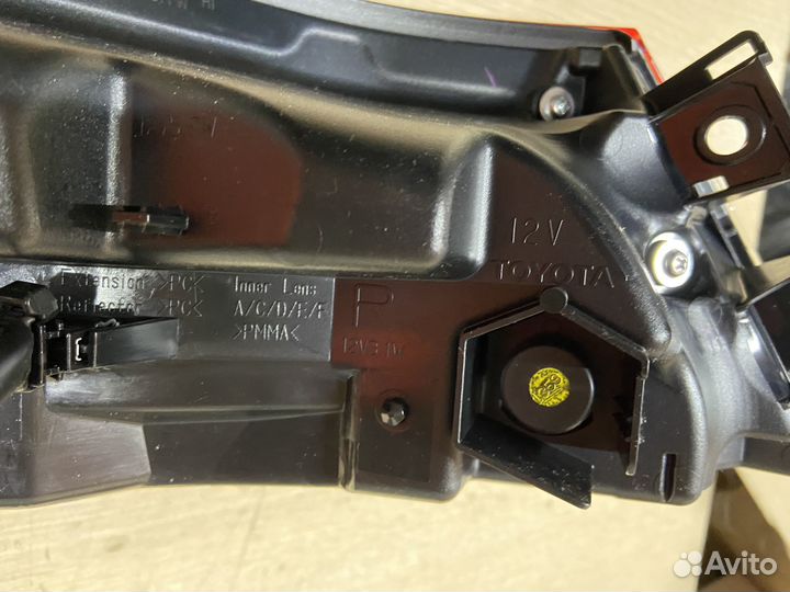 Фонарь задний правый GR-Sport Toyota Camry 75