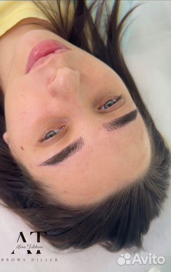 Микроблейдинг бровей