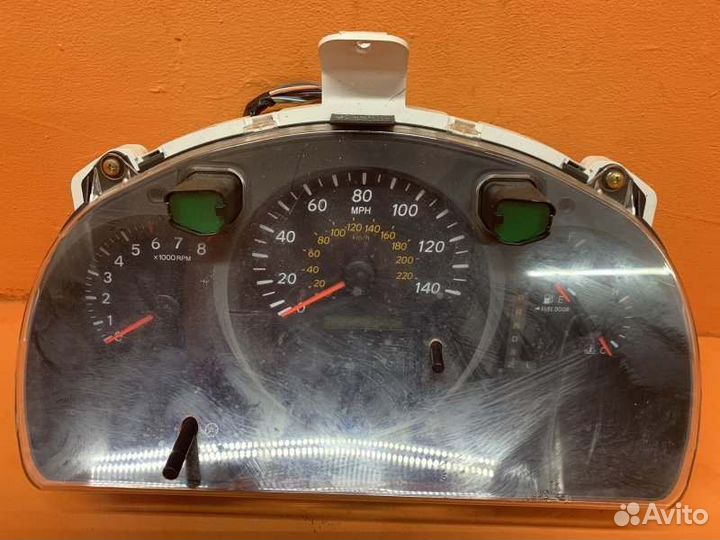 Приборная панель Toyota Highlander XU20 3.3 2004