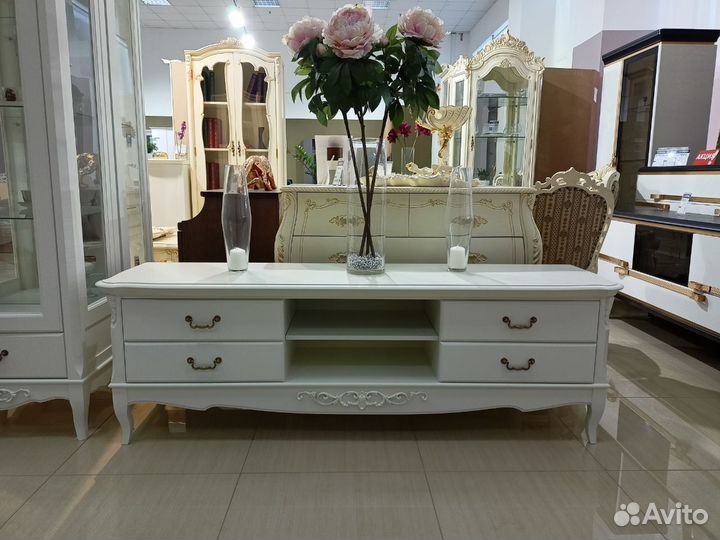 Тумба под тв из массива бука Французский Прованс