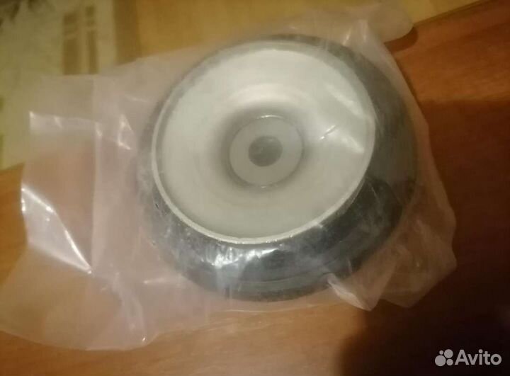 Опора амортизатора KYB 1 шт (артикул: SM 1700)