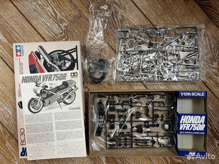 Без декалей сборная модель Tamiya Honda VFR750R