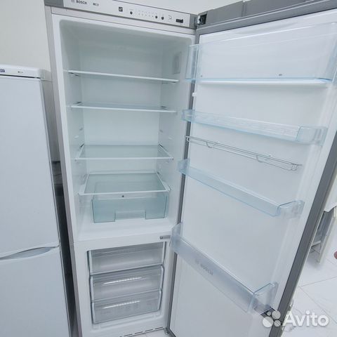 Холодильник Bosch серебристый
