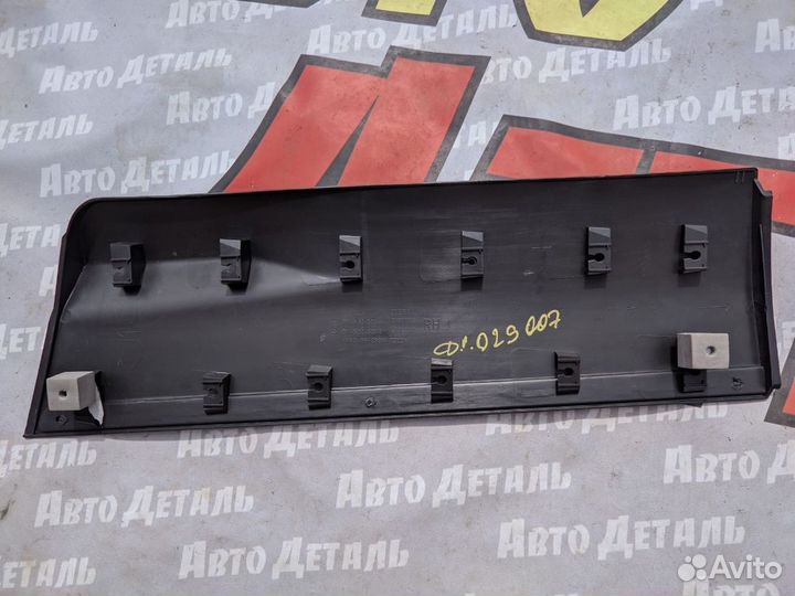 Накладка задней правой двери Ford Kuga 2 2012